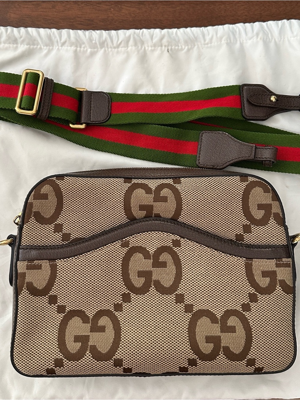 Gucci Authentic Beige/Brown Jumbo GG Crossbody Bag w/ Green-Red Guitar Strap New